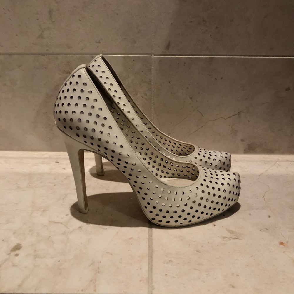 Adorable BCBG heels